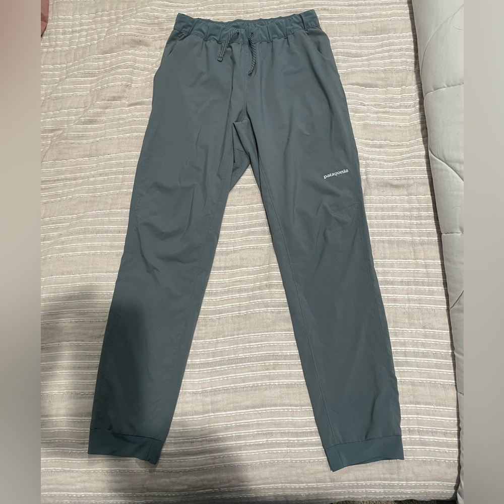 Patagonia Men’s Terrebone Joggers. Size small, 28 inch inseam.